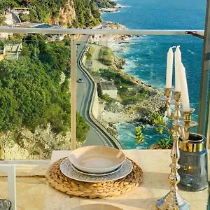 Hakunna Matata & Apartment Vlorë